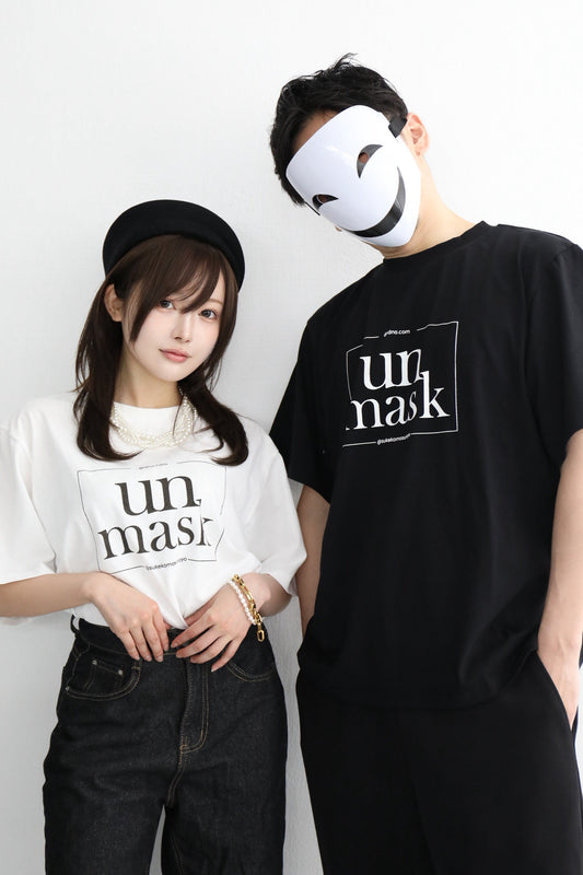アンマスクユニセックスTシャツ