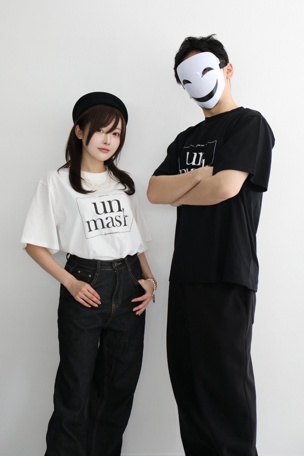 アンマスクユニセックスTシャツ