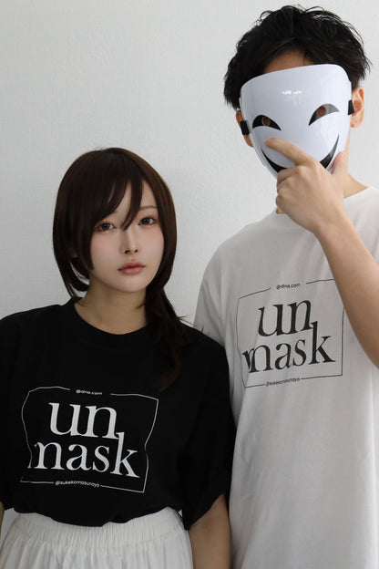 アンマスクユニセックスTシャツ