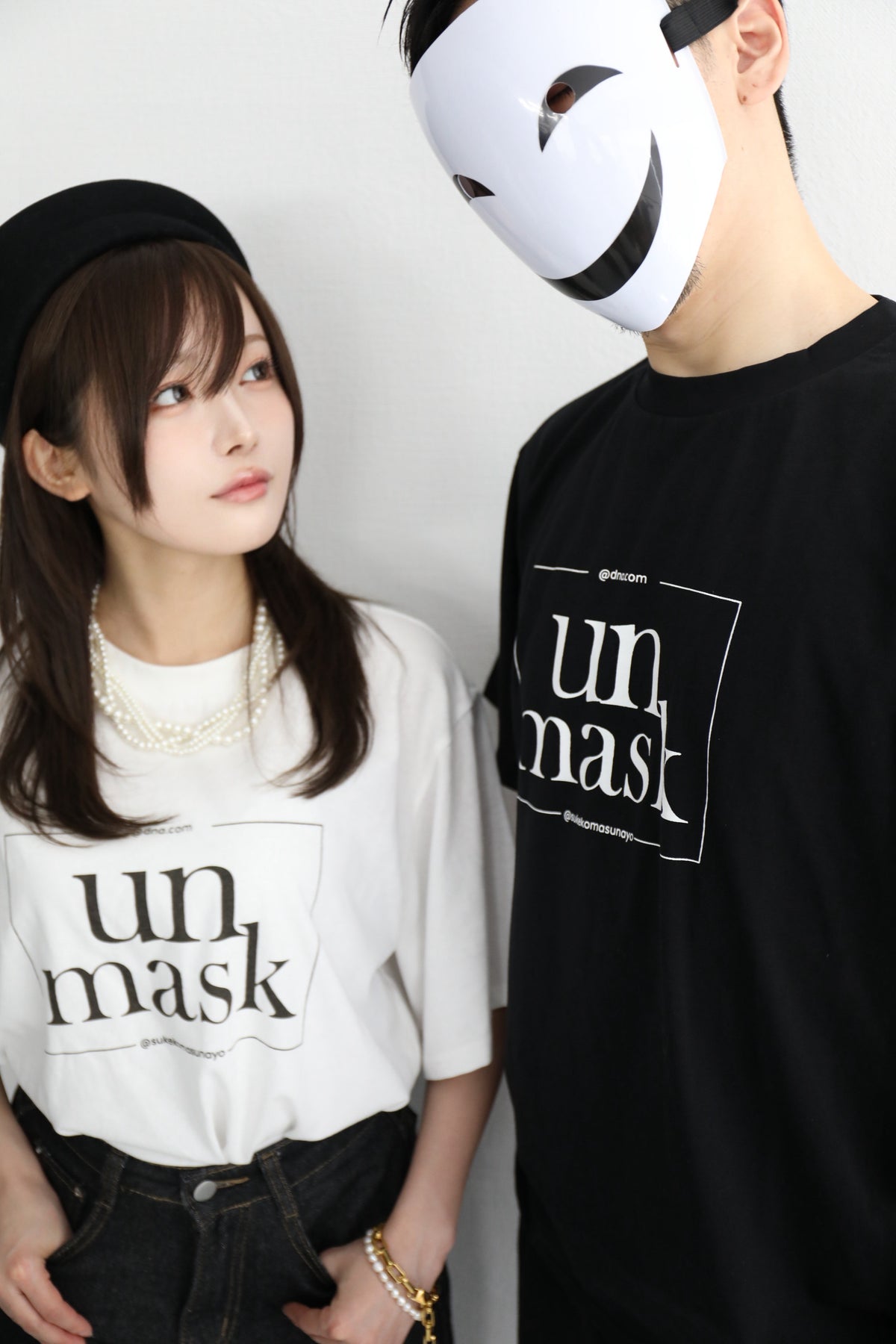 アンマスクユニセックスTシャツ