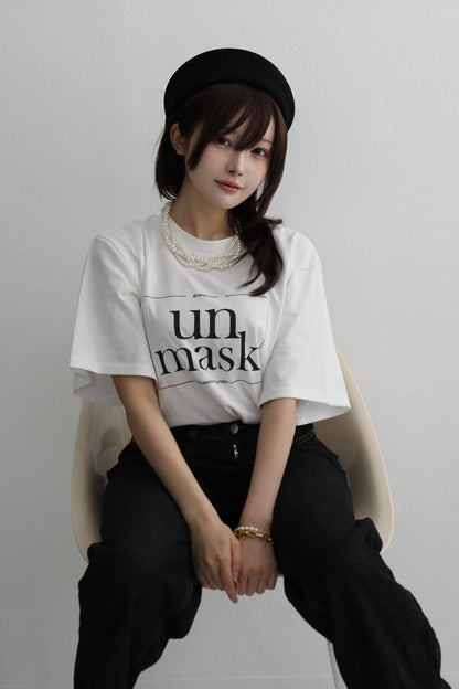 アンマスクユニセックスTシャツ